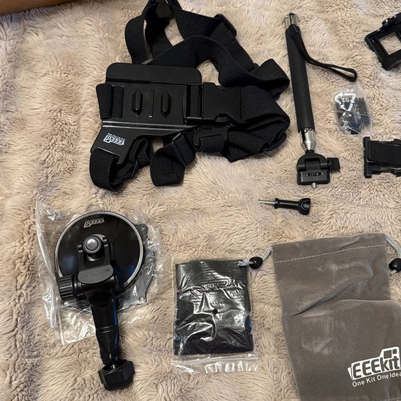 EEEkit Action Camera Accessory Kit - Picture 6 of 6